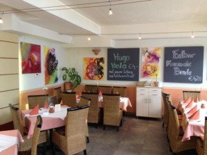 943365_524752710919835_88873761_n